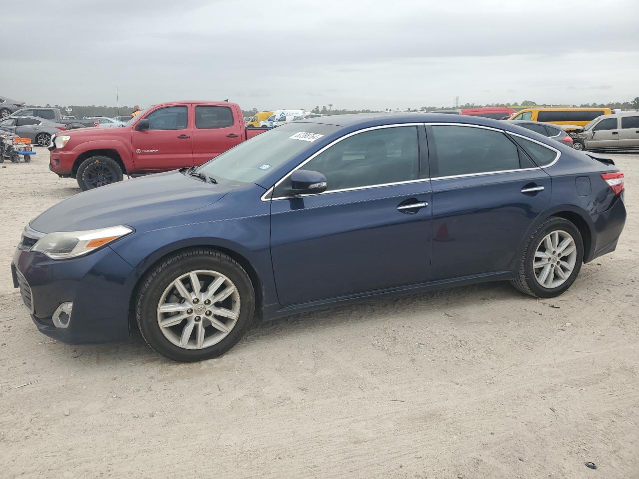 2013 TOYOTA AVALON