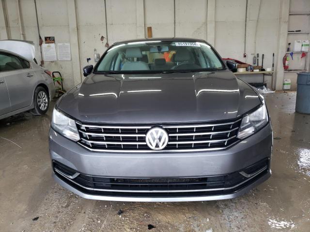  VOLKSWAGEN PASSAT 2017 Szary