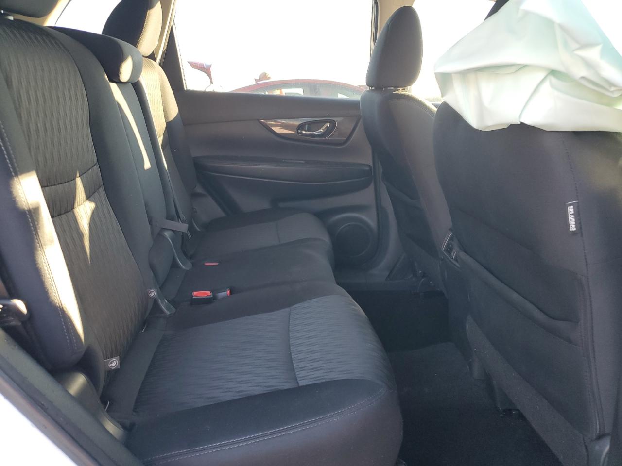 2019 Nissan Rogue - Image 11