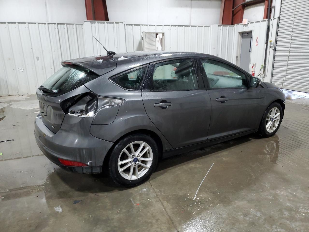 VIN 1FADP3K22HL281182 2017 FORD FOCUS no.3