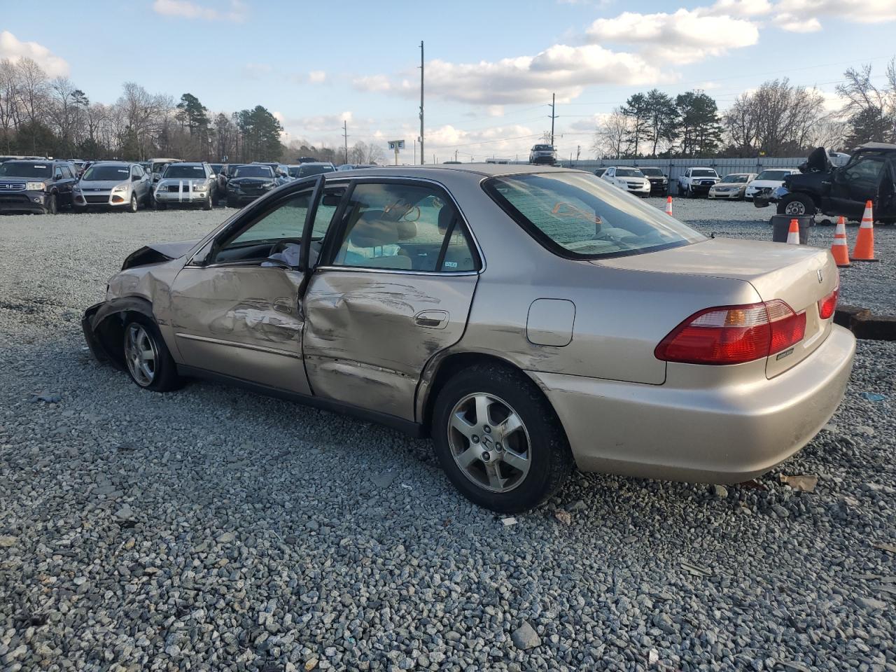 2000 Honda Accord - Image 2