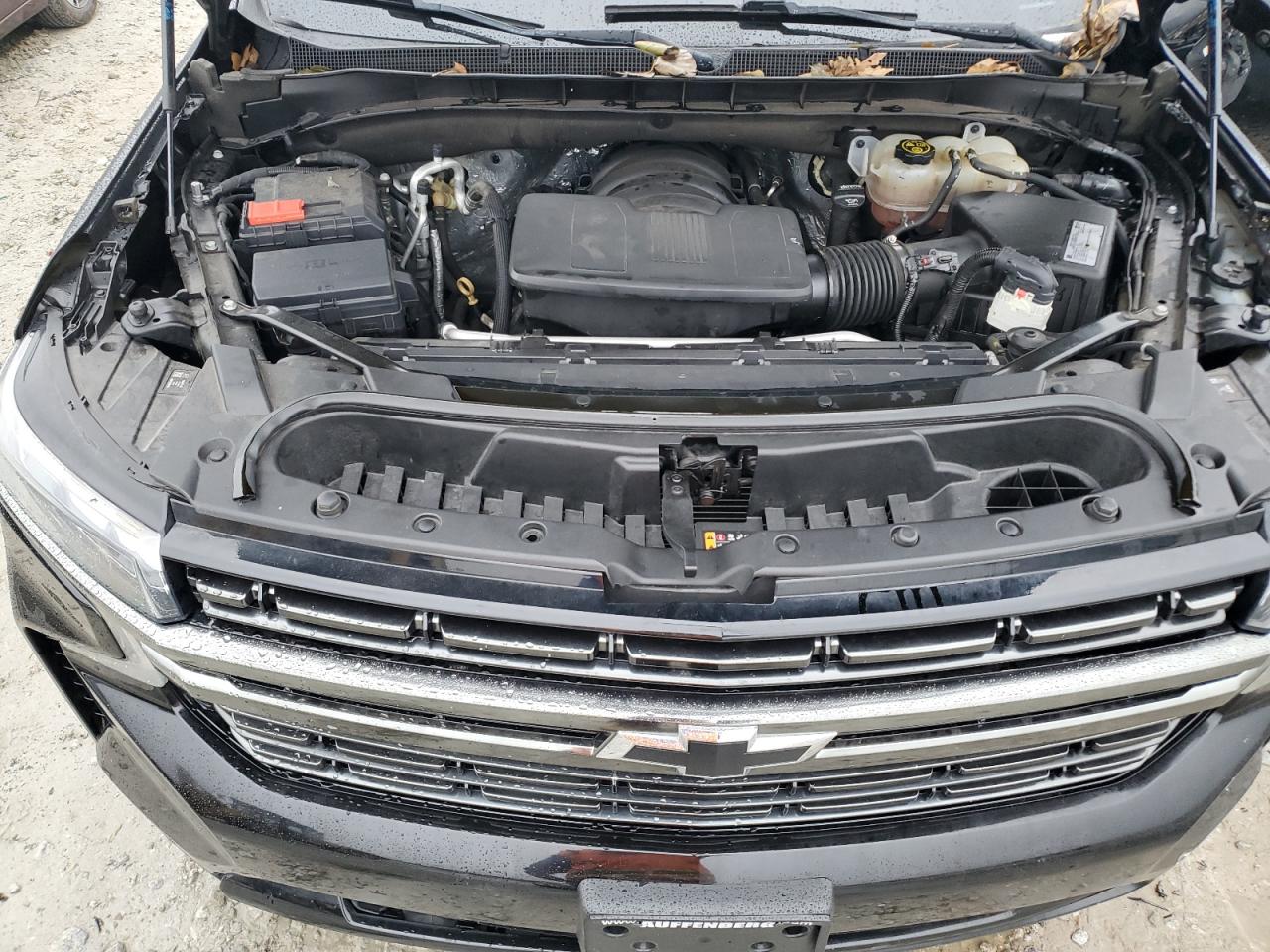 2021 Chevrolet Suburban - Image 12