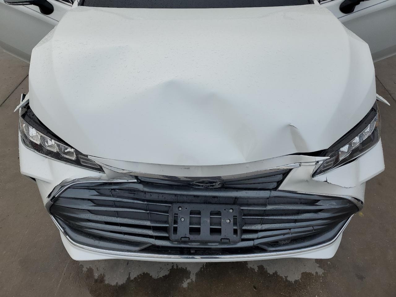 2022 Toyota Avalon - Image 11