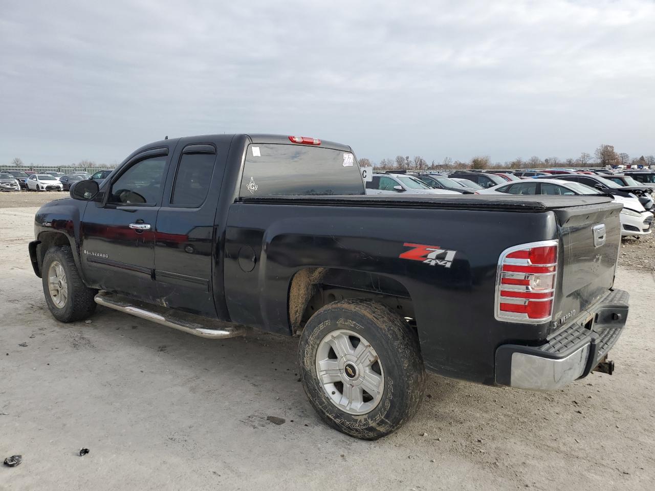 2009 Chevrolet Silverado - Image 2