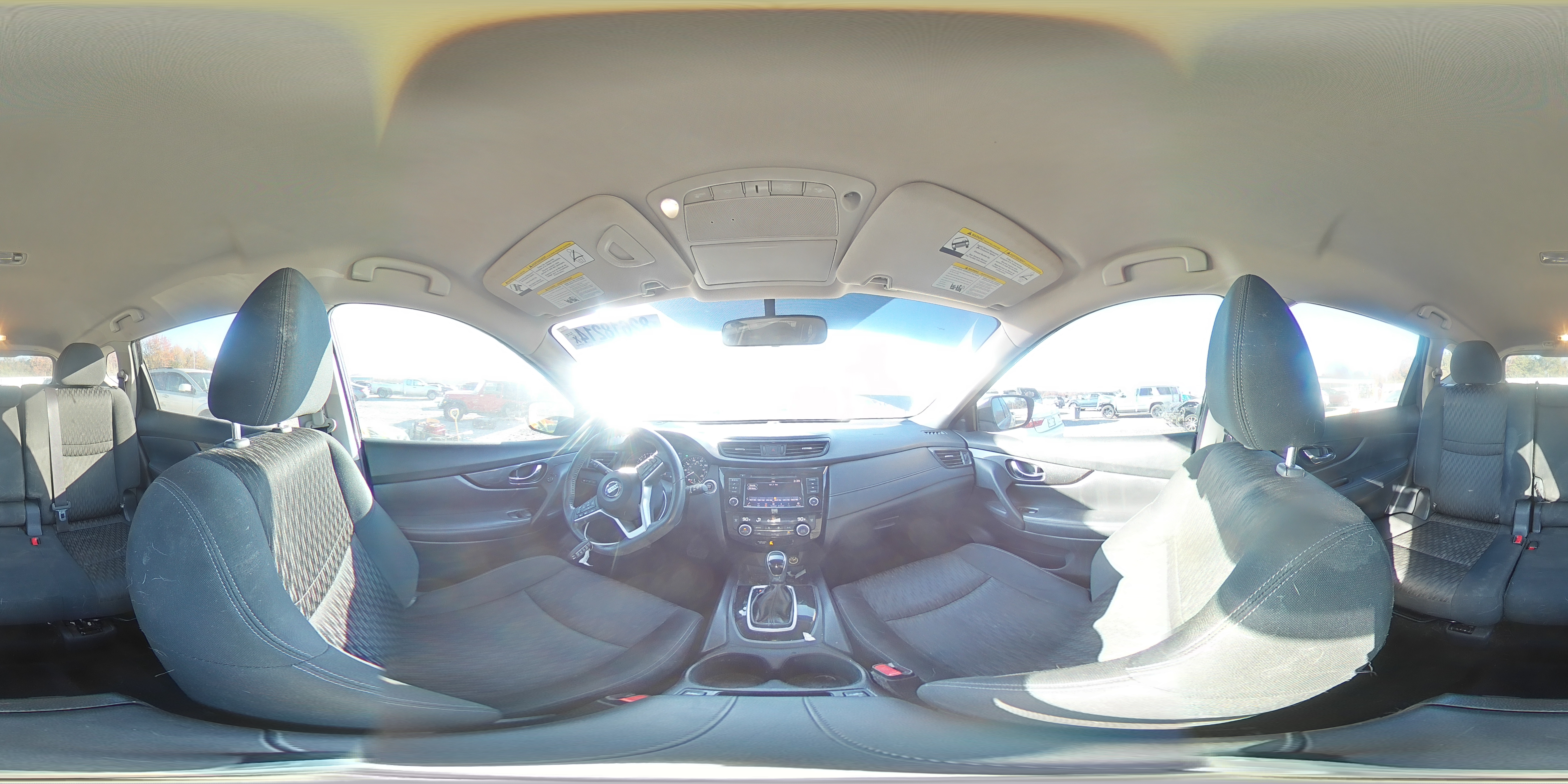 2018 Nissan Rogue - Image 12