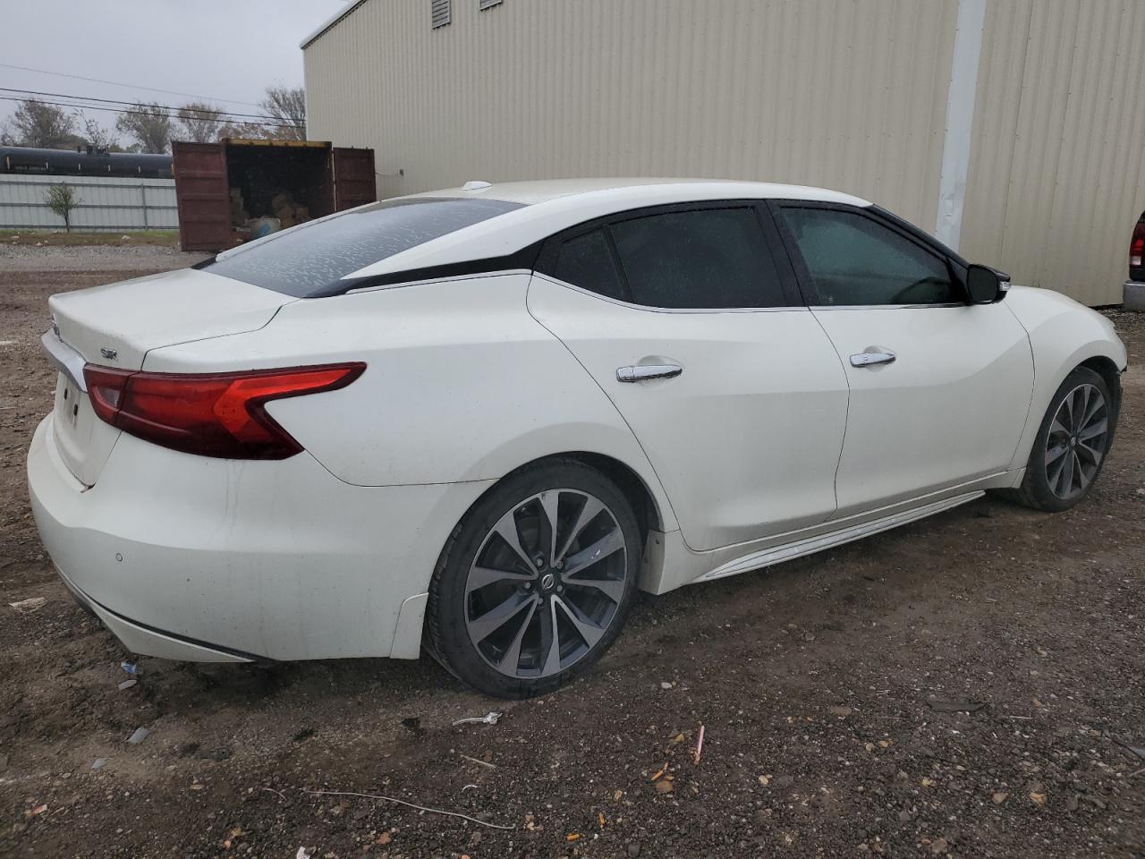 2016 Nissan Maxima - Image 3