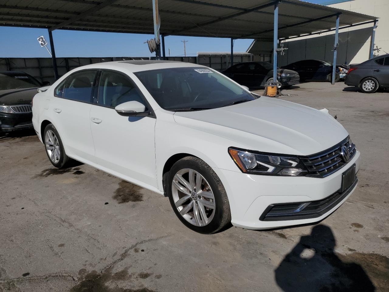 2019 Volkswagen Passat - Image 4