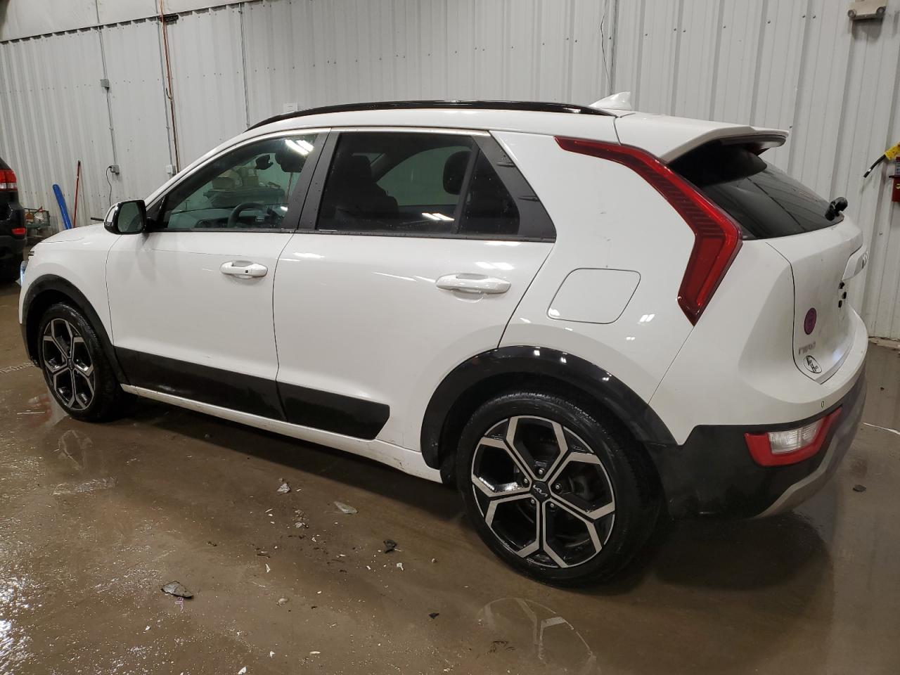 2023 Kia Niro - Image 2