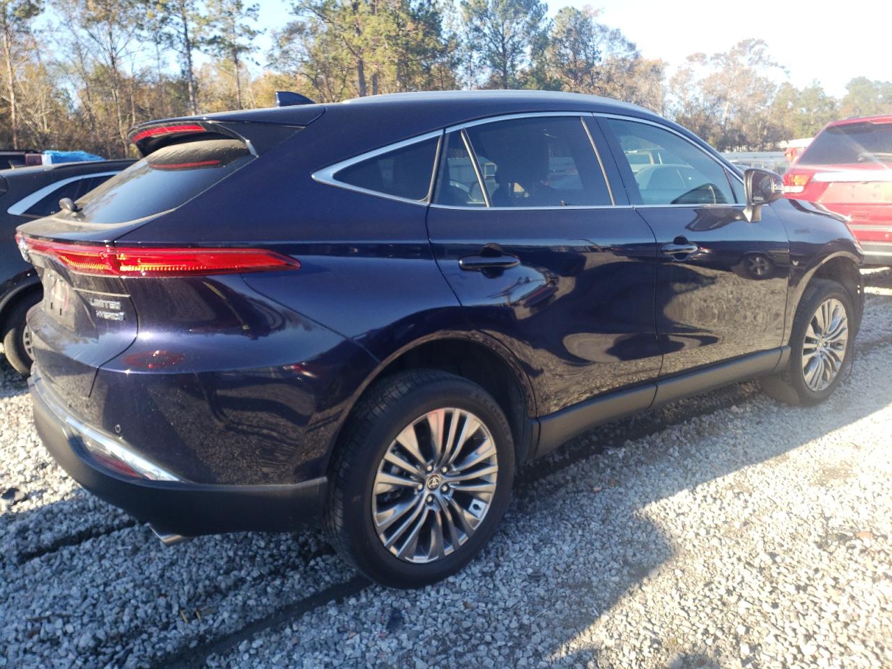 2021 Toyota Venza - Image 3