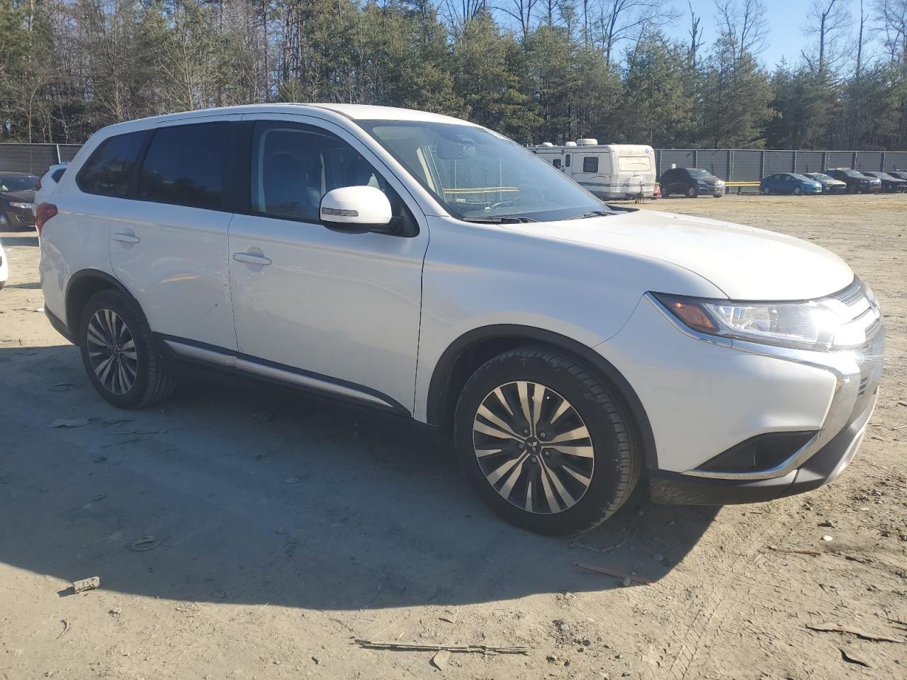 2020 Mitsubishi Outlander - Image 4