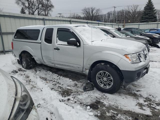  NISSAN FRONTIER 2017 Серебристый