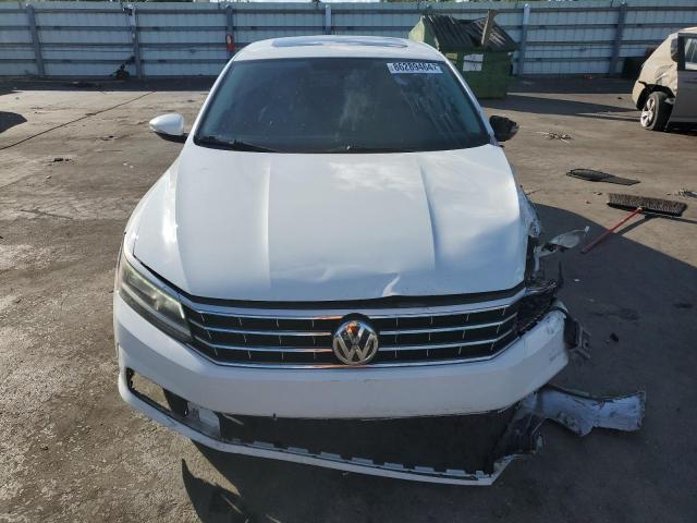  VOLKSWAGEN PASSAT 2018 Белы