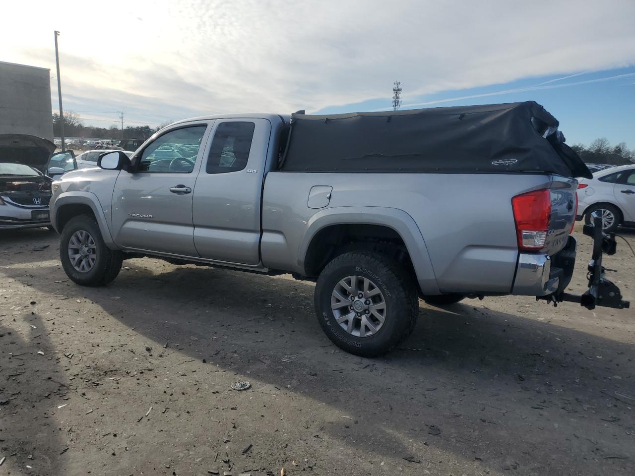 VIN 5TFSZ5AN2HX074738 2017 TOYOTA TACOMA no.2