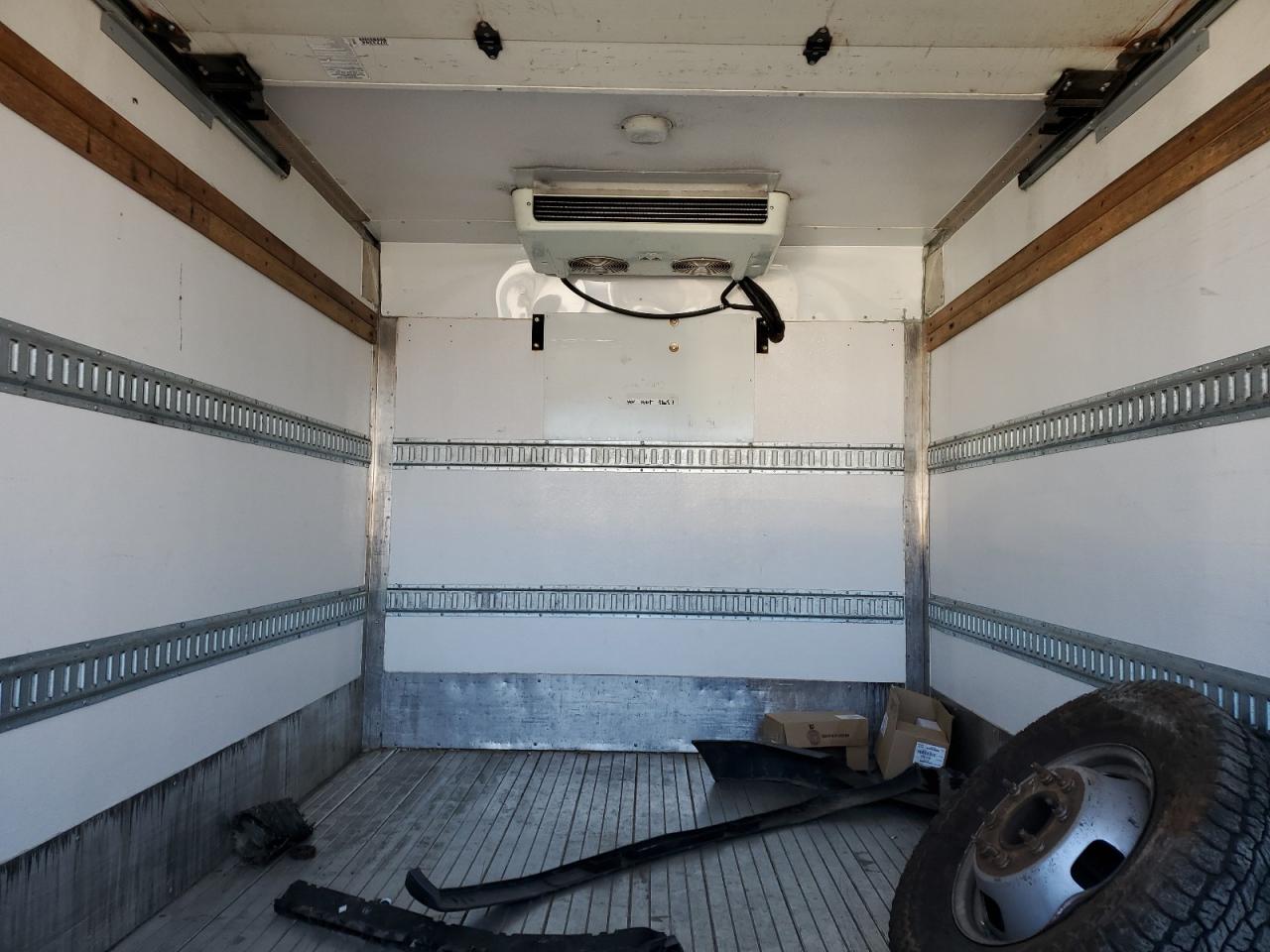 2006 Ford F350 - Image 10