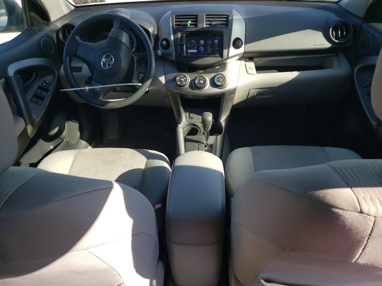 2010 Toyota RAV 4 - Image 8