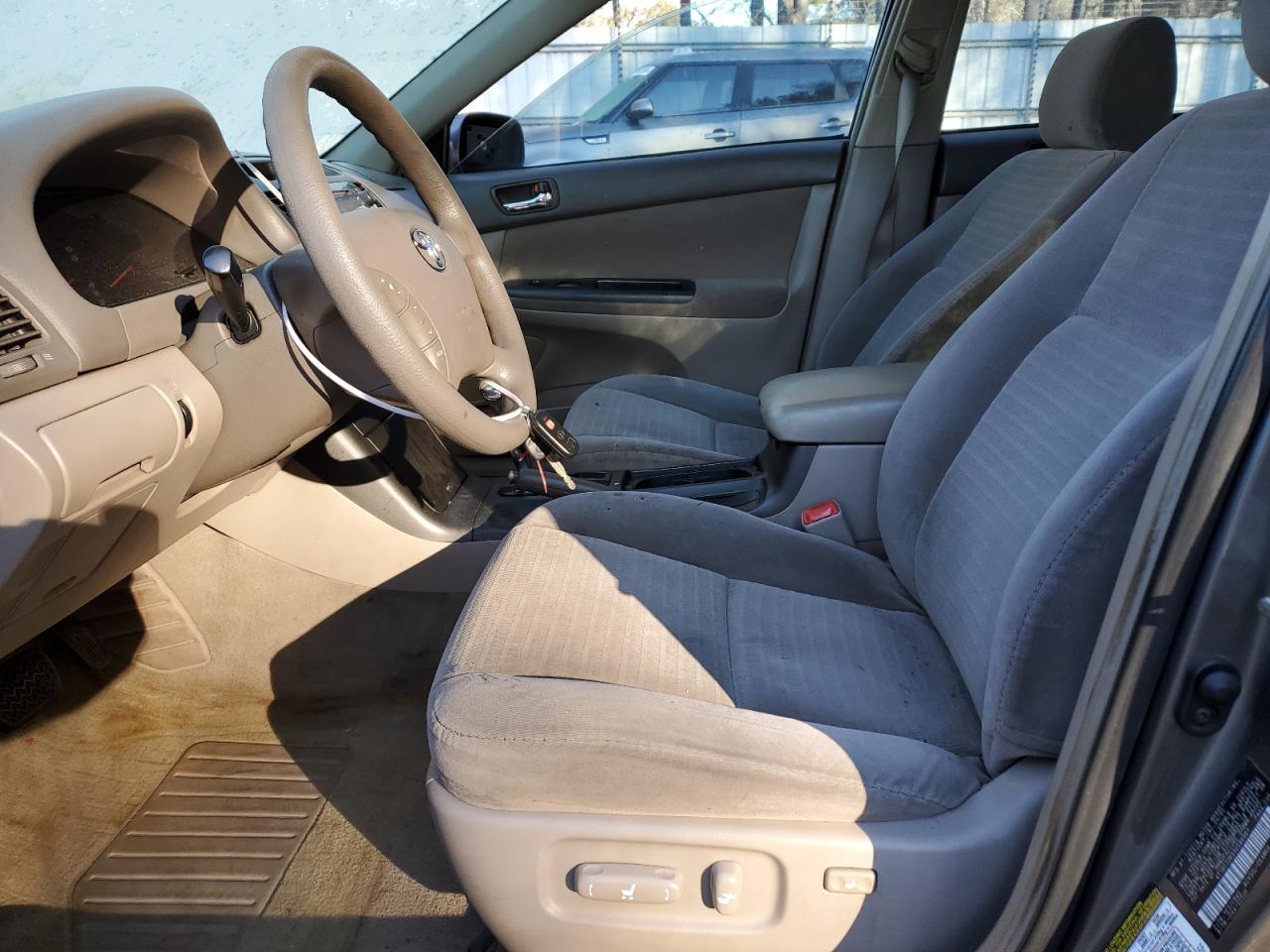 2005 Toyota Camry Le VIN: 4T1BE32K55U586961 Lot: 86422954