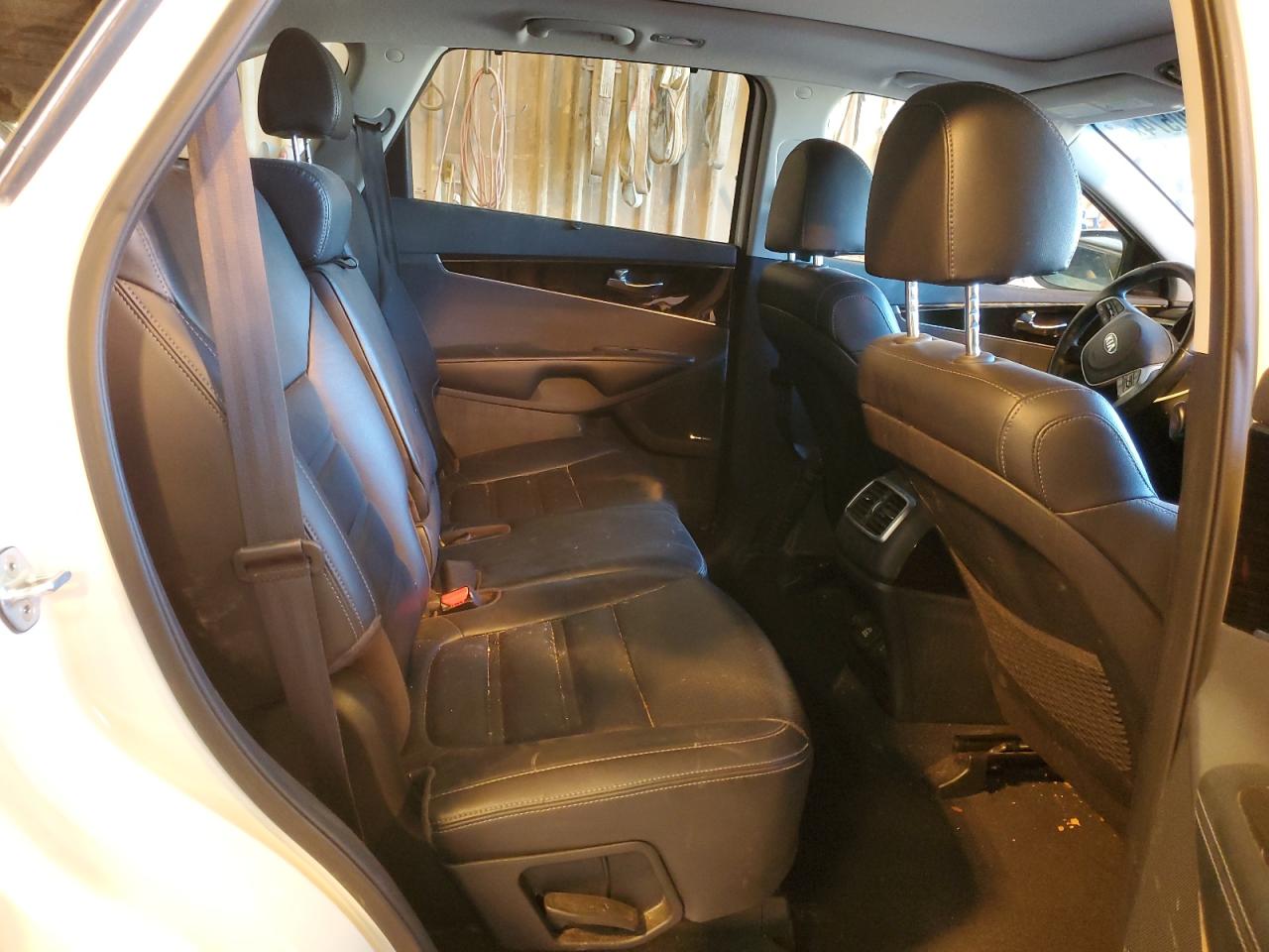2019 Kia Sorento - Image 11