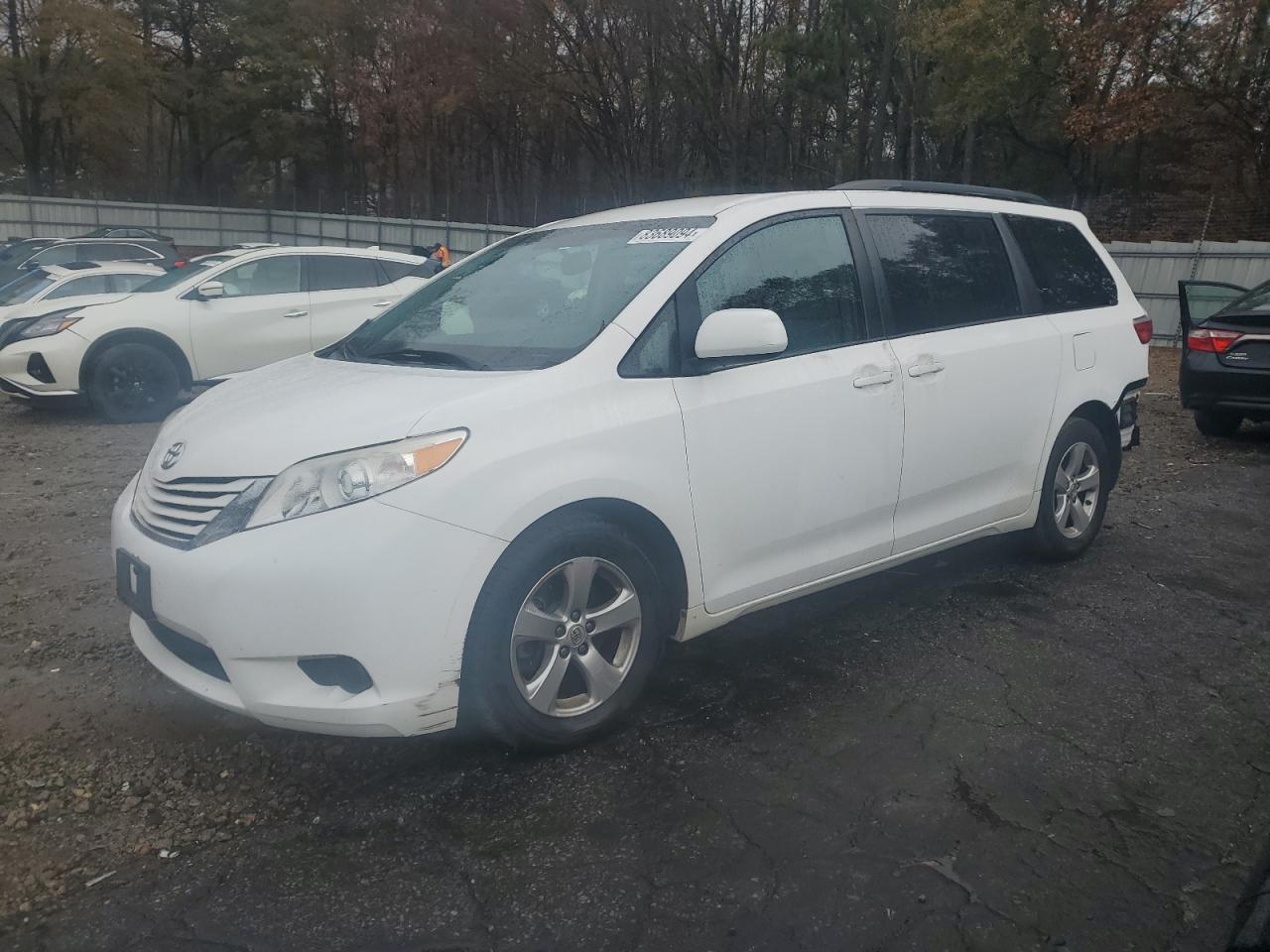 2015 Toyota Sienna - Image 1