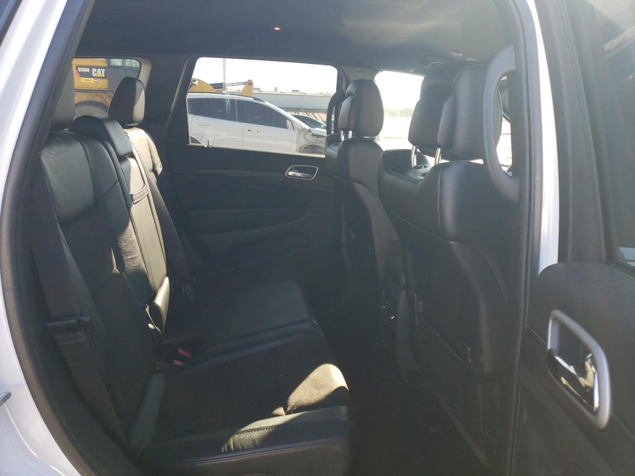 2020 Jeep Grand Cherokee - Image 11
