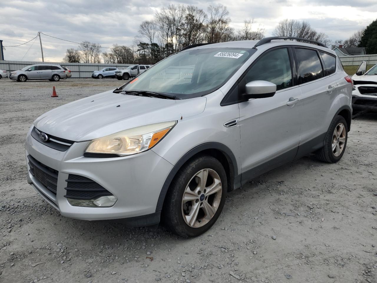 VIN 1FMCU0GXXFUA63964 2015 FORD ESCAPE no.1