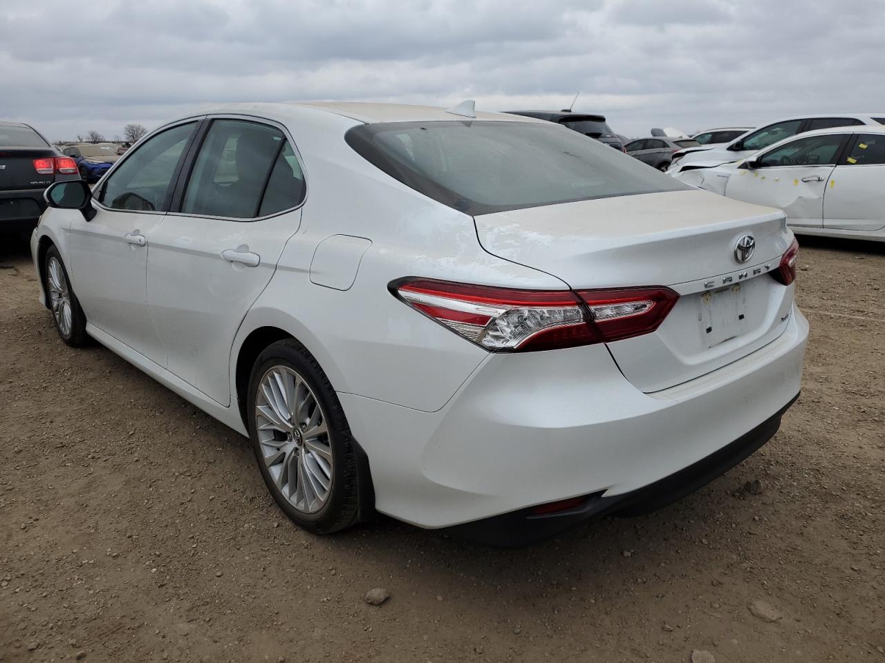 4T1B11HK2KU753926 2019 TOYOTA CAMRY - Image 2