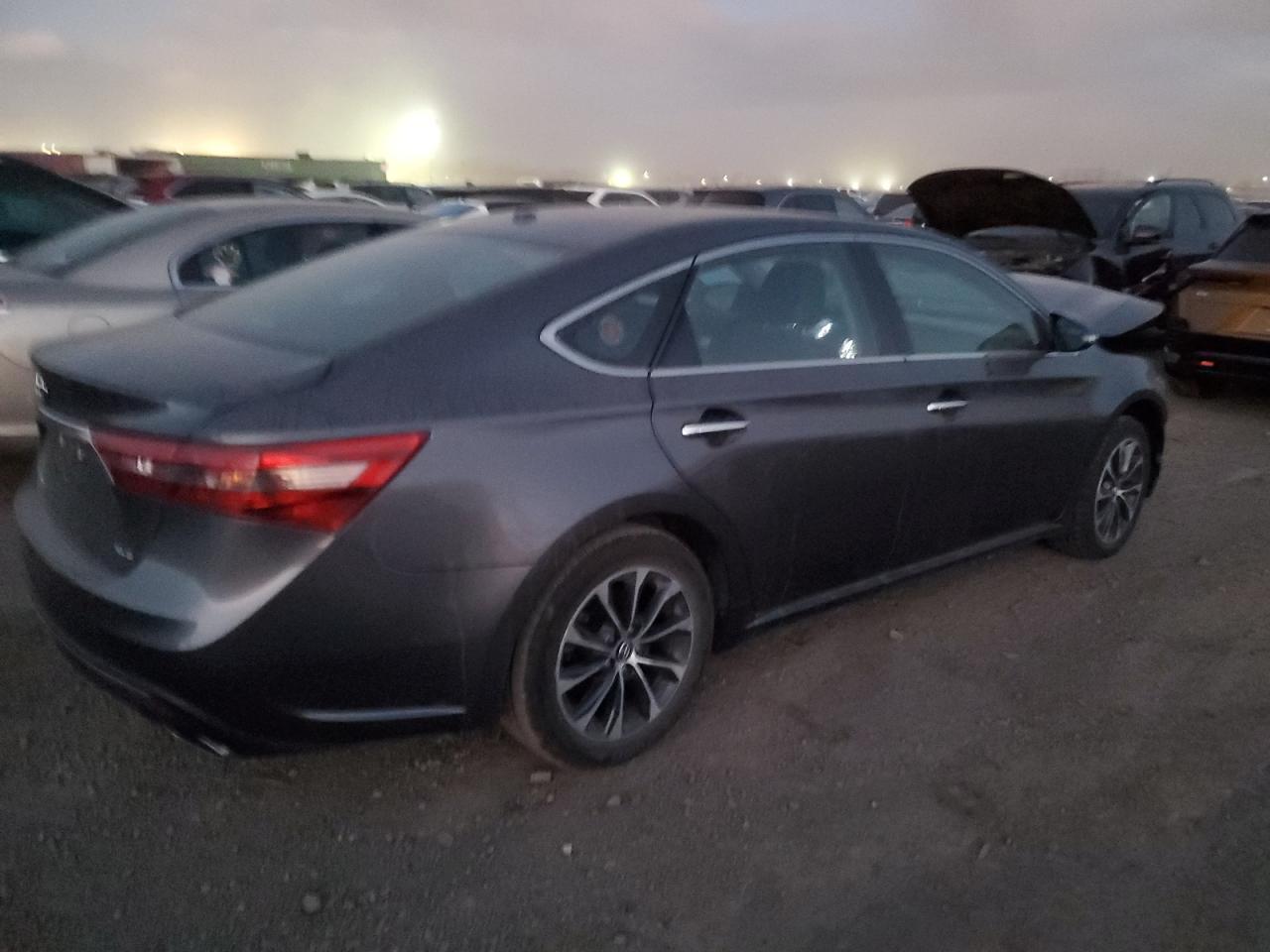 VIN 4T1BK1EB3JU286418 2018 TOYOTA AVALON no.3