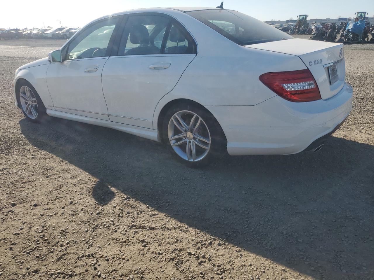 VIN WDDGF4HB2DA800296 2013 MERCEDES-BENZ C-CLASS no.2