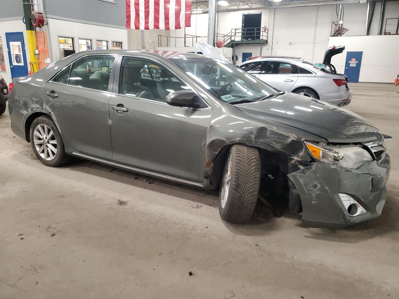 2014 Toyota Camry - Image 4
