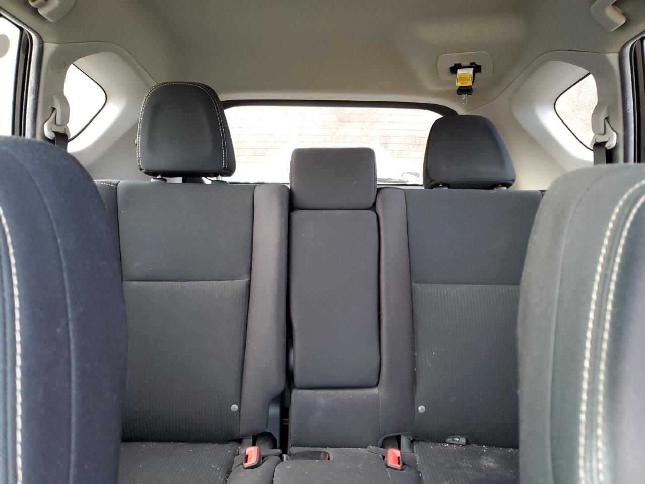 2015 Toyota RAV 4 - Image 10