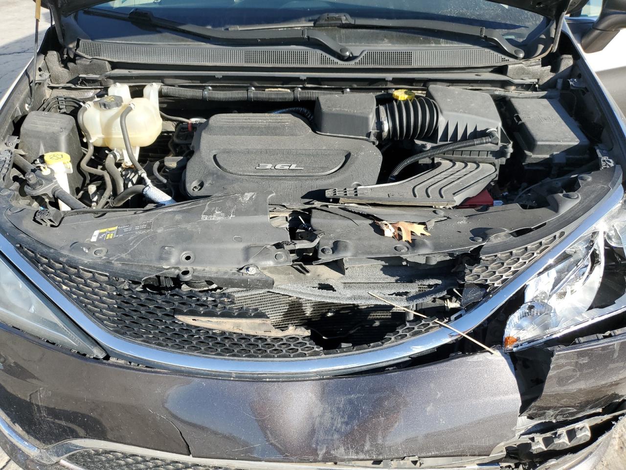 2018 Chrysler Pacifica Touring L VIN: 2C4RC1BG2JR118962 Lot: 86003254