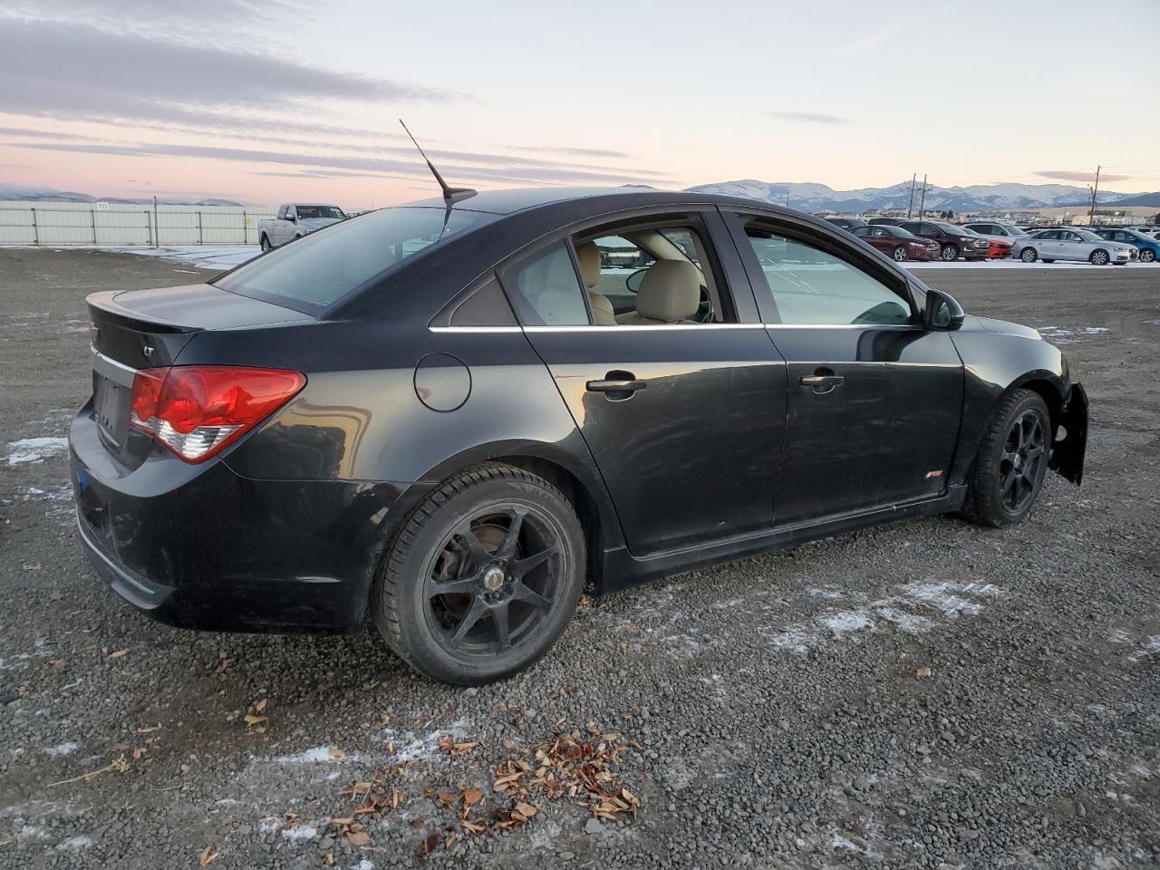 VIN 1G1PE5SB4E7179842 2014 CHEVROLET CRUZE no.3