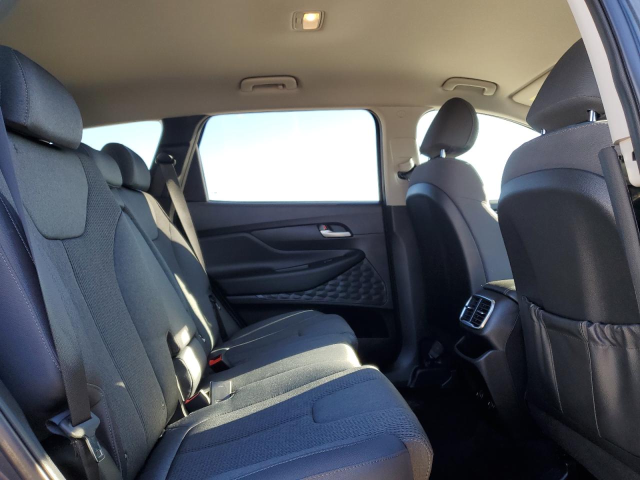 2020 Hyundai Santa Fe - Image 12