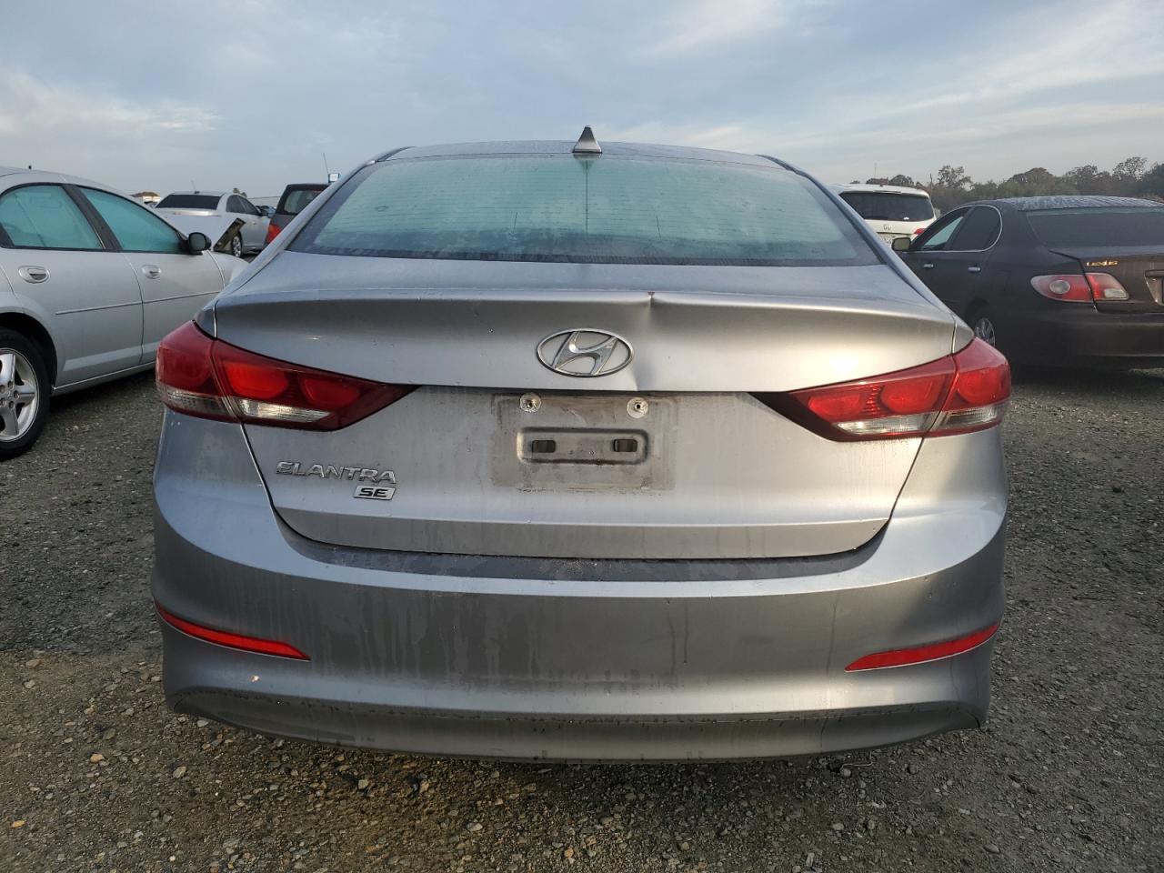 2017 Hyundai Elantra - Image 6