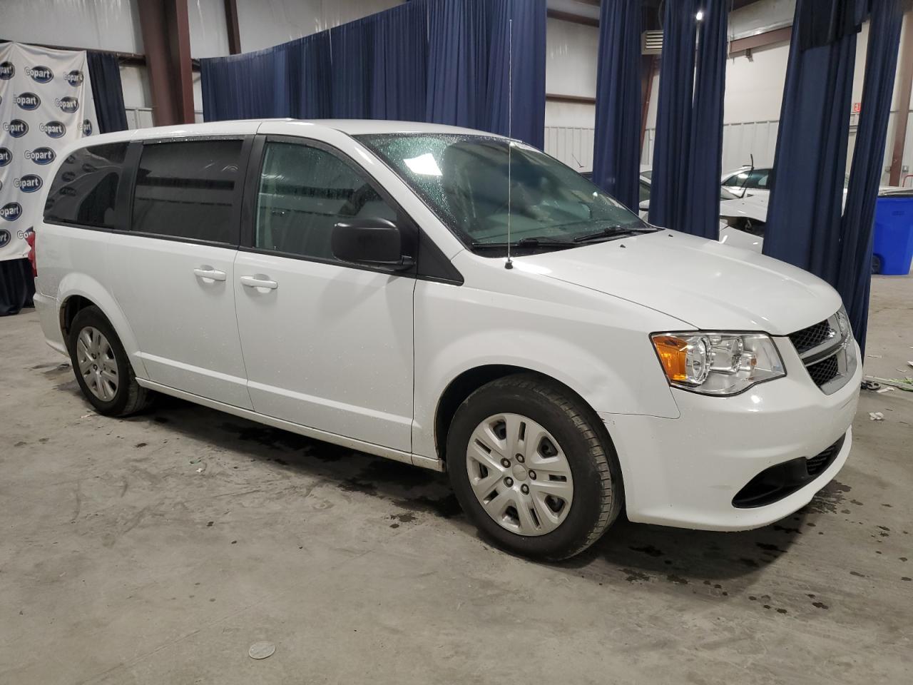 VIN 2C4RDGBG2JR302928 2018 DODGE CARAVAN no.4