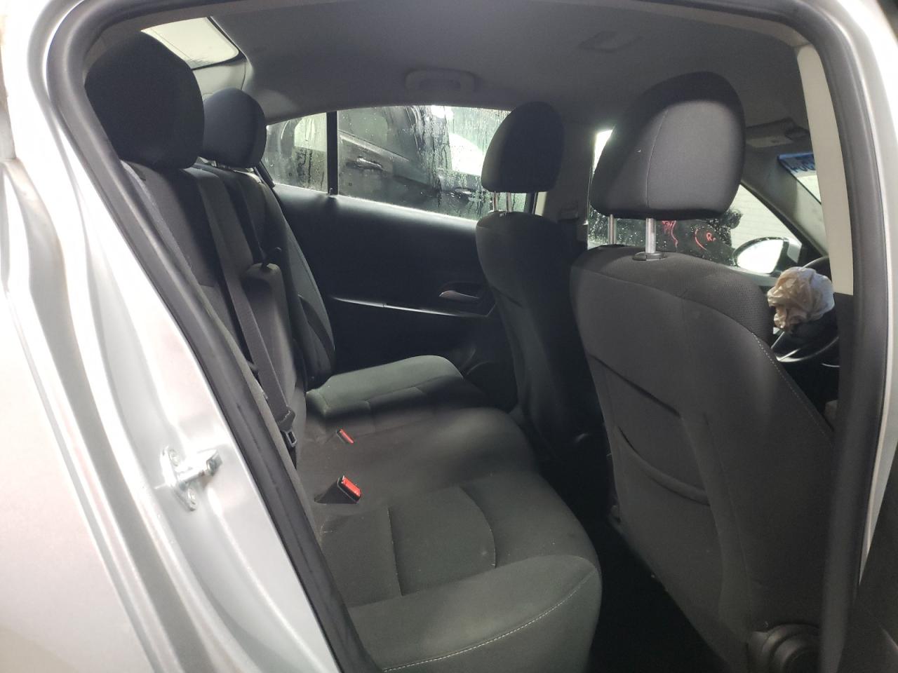 2016 Chevrolet Cruze - Image 10