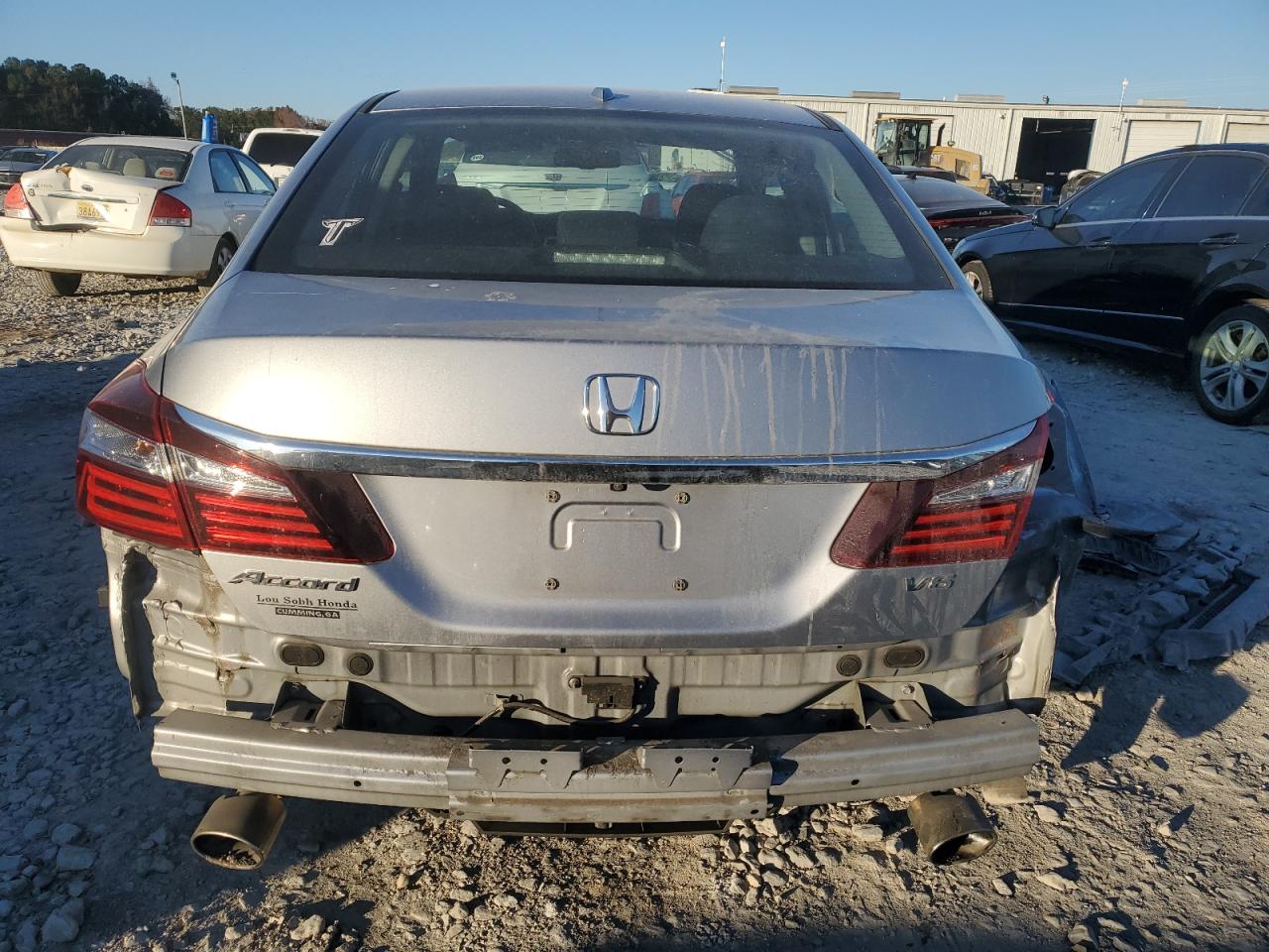 VIN 1HGCR3F88HA040206 2017 HONDA ACCORD no.6