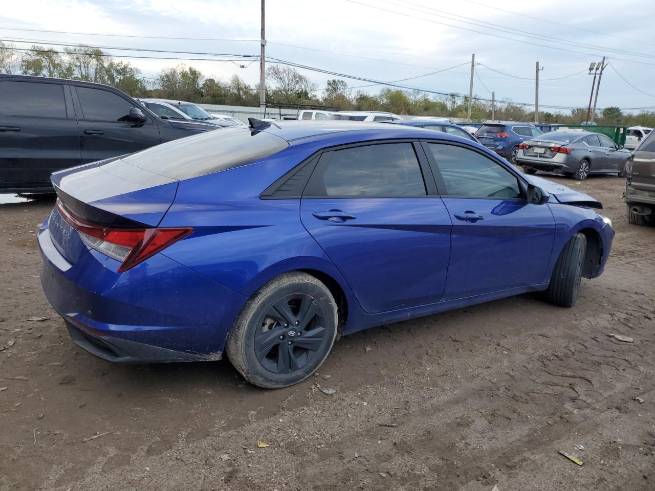 2023 Hyundai Elantra - Image 3