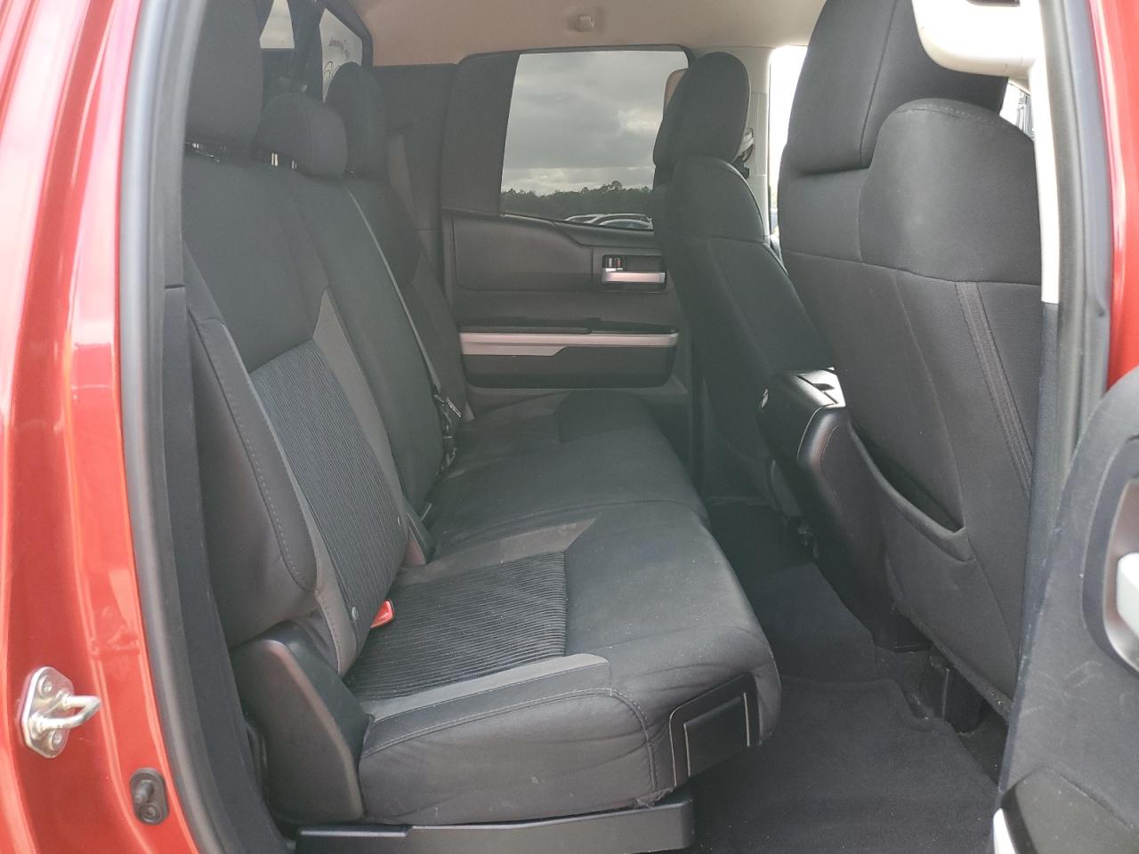 2015 Toyota Tundra - Image 10