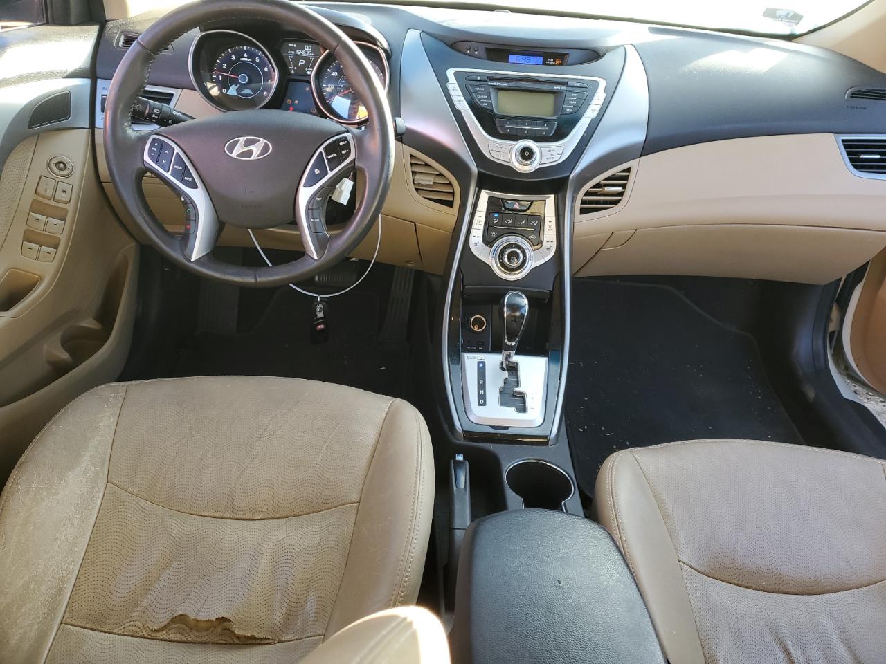 2012 Hyundai Elantra - Image 8