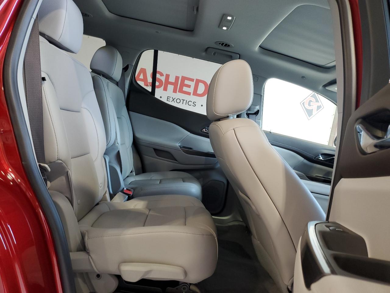 2021 GMC Acadia - Image 11
