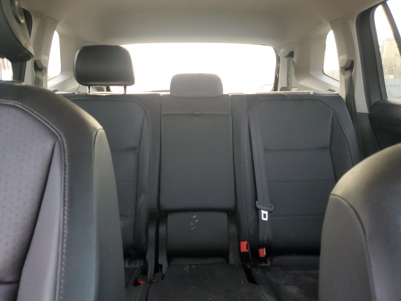 2018 Volkswagen Tiguan - Image 10