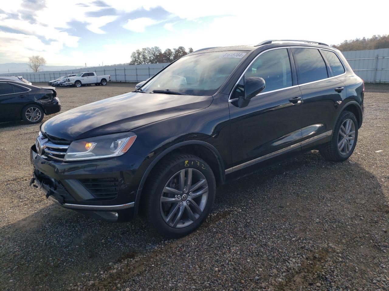 2015 Volkswagen Touareg - Image 1