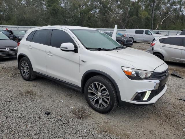  MITSUBISHI OUTLANDER 2018 Белы