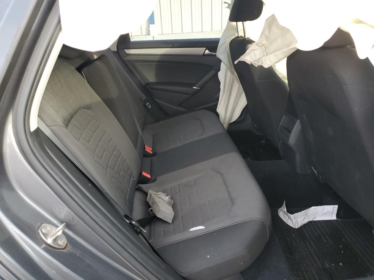 2020 Volkswagen Passat - Image 10