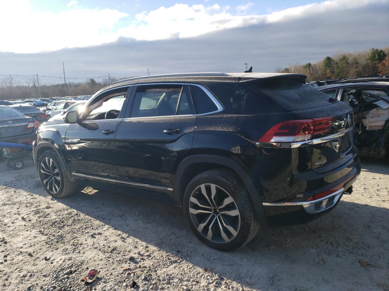 2020 Volkswagen Atlas - Image 2