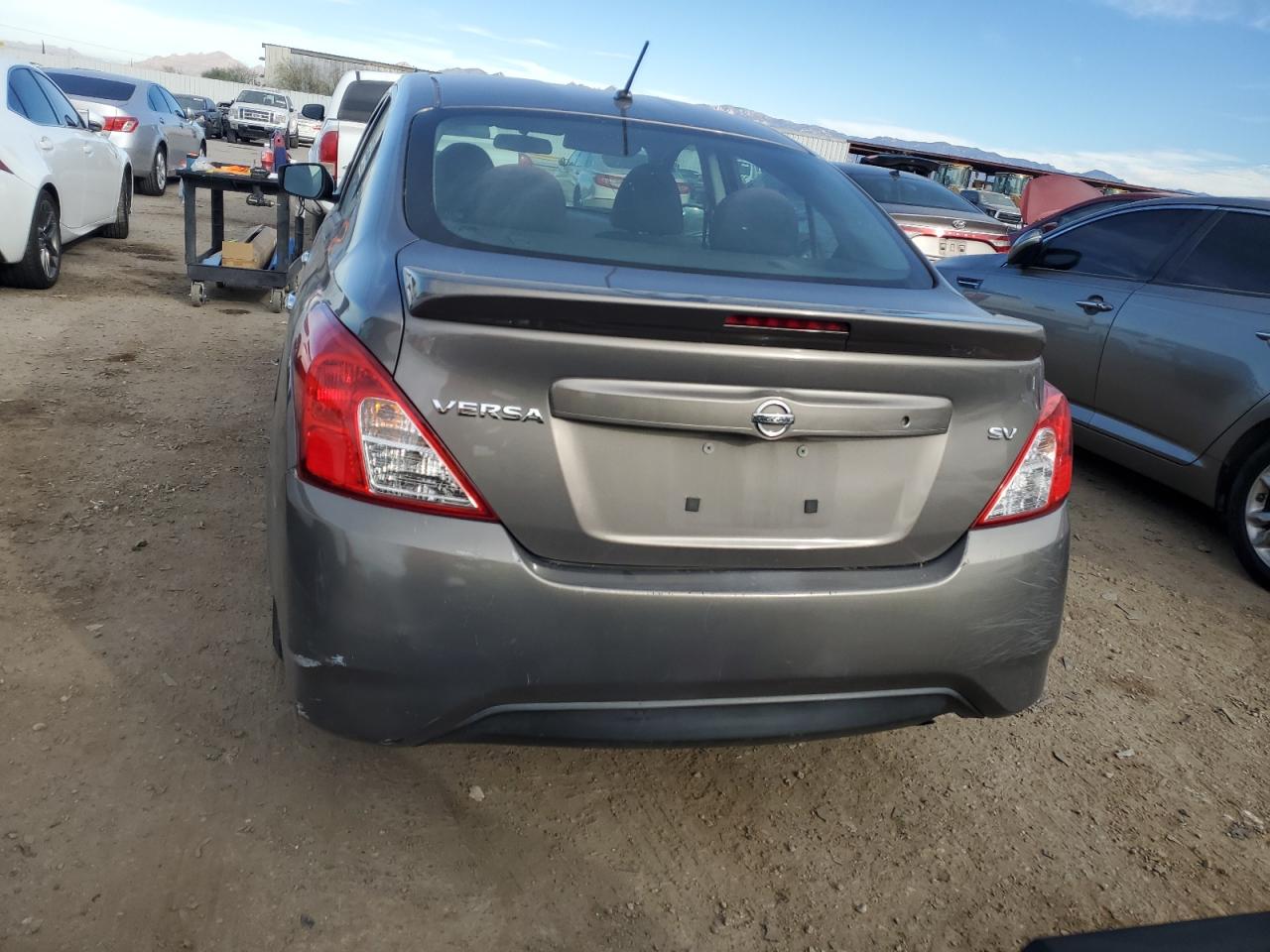 VIN 3N1CN7AP0HK415183 2017 NISSAN VERSA no.6