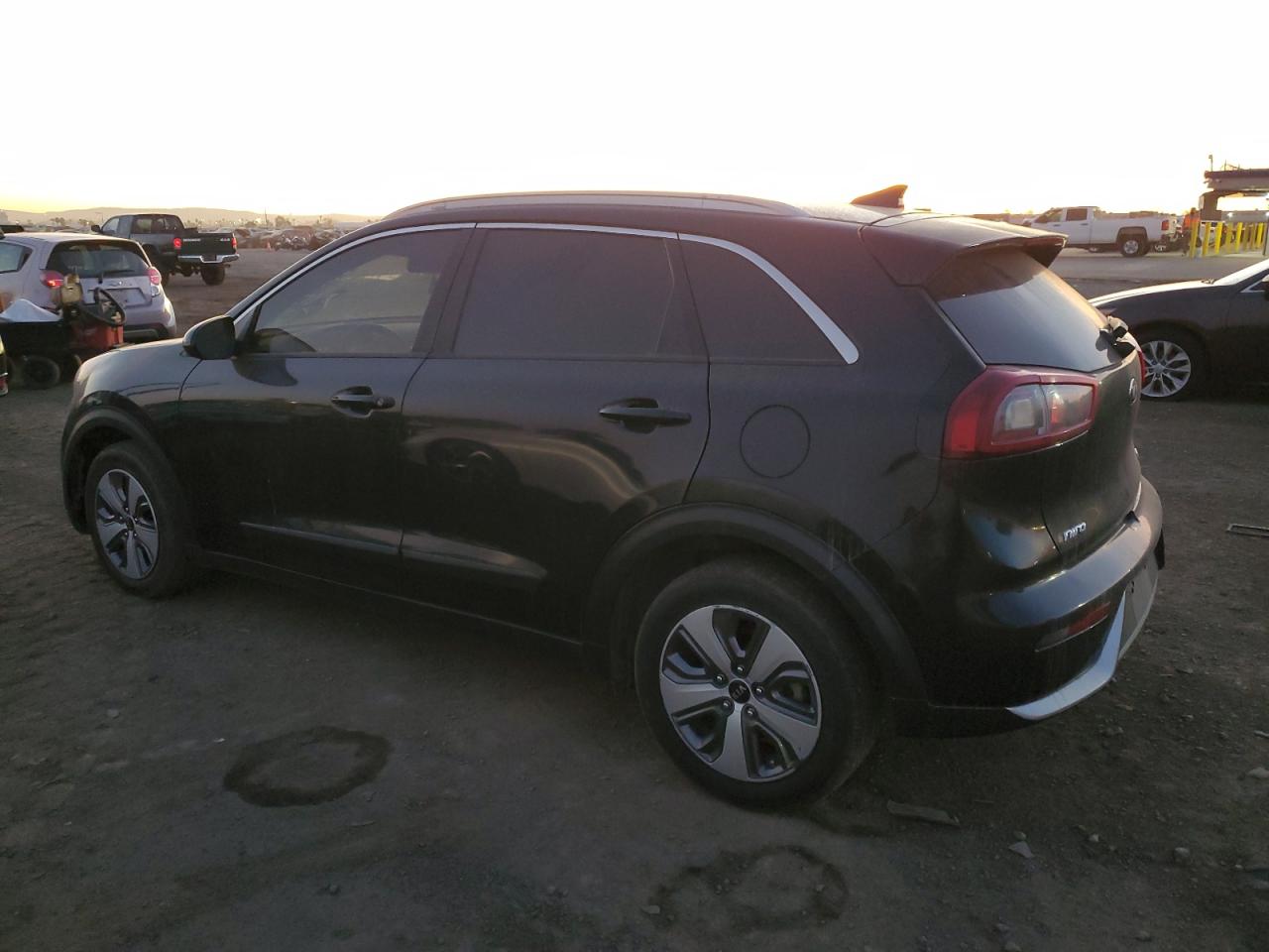 VIN KNDCB3LC7K5252333 2019 KIA NIRO no.2