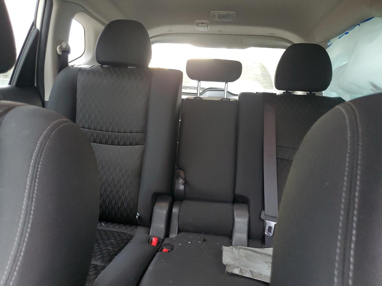 2018 Nissan Rogue - Image 10