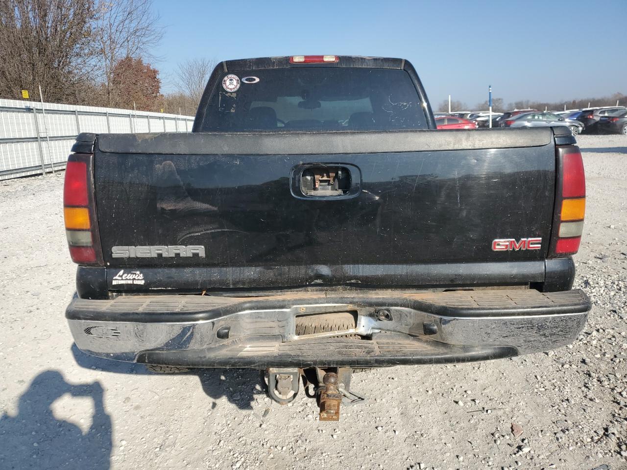 2004 GMC Sierra - Image 6