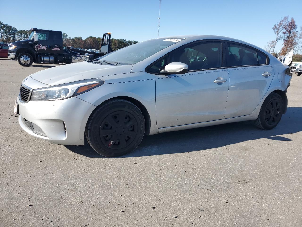 3KPFK4A79JE197508 2018 KIA FORTE - Image 1